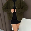 Peluş Düğme Detaylı İçi Astarlı Cepli Ceket Yeşil