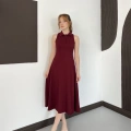 Yaka Detay Sıfır Kol Midi Elbise Bordo