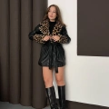 Yaka Peluş Detaylı Kuşaklı Deri Kısa Ceket Leopar