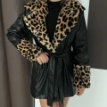 Yaka Peluş Detaylı Kuşaklı Deri Kısa Ceket Leopar