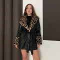 Yaka Peluş Detaylı Kuşaklı Deri Kısa Ceket Leopar