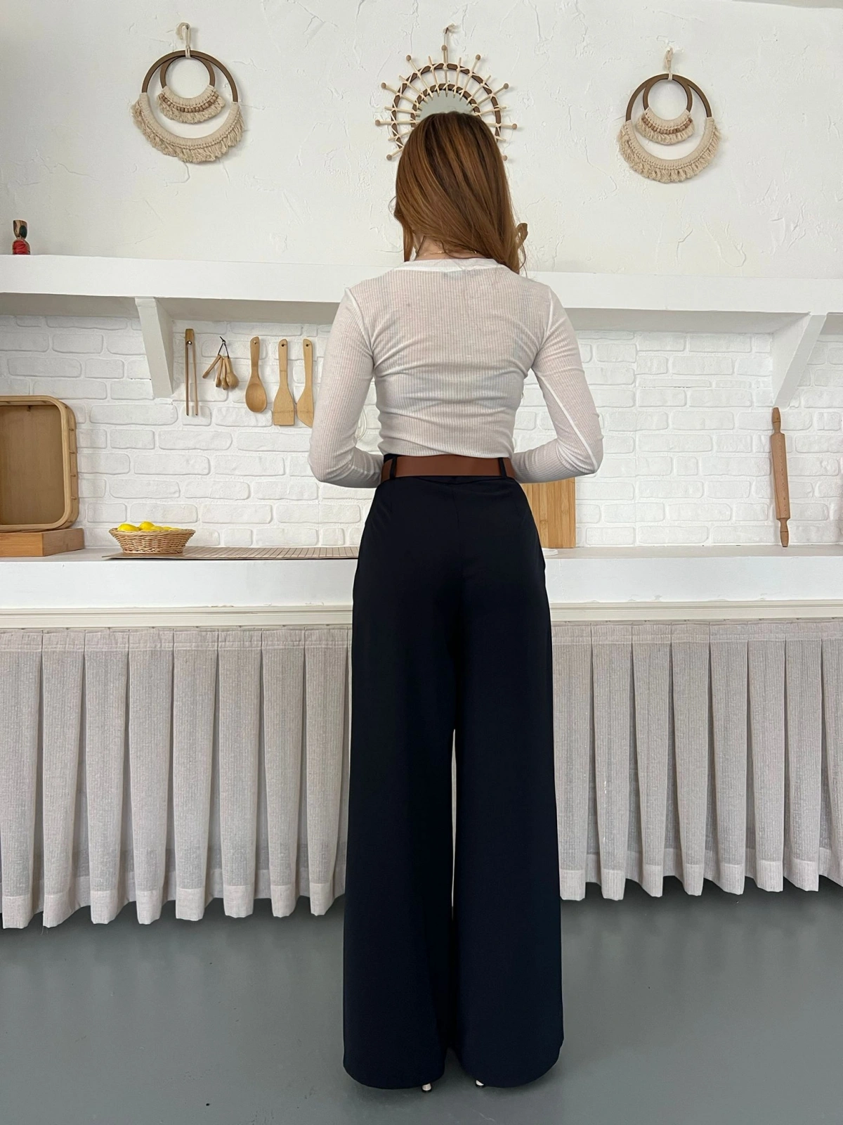 Pile Detaylı Kemerli Bol Paça Pantolon Lacivert