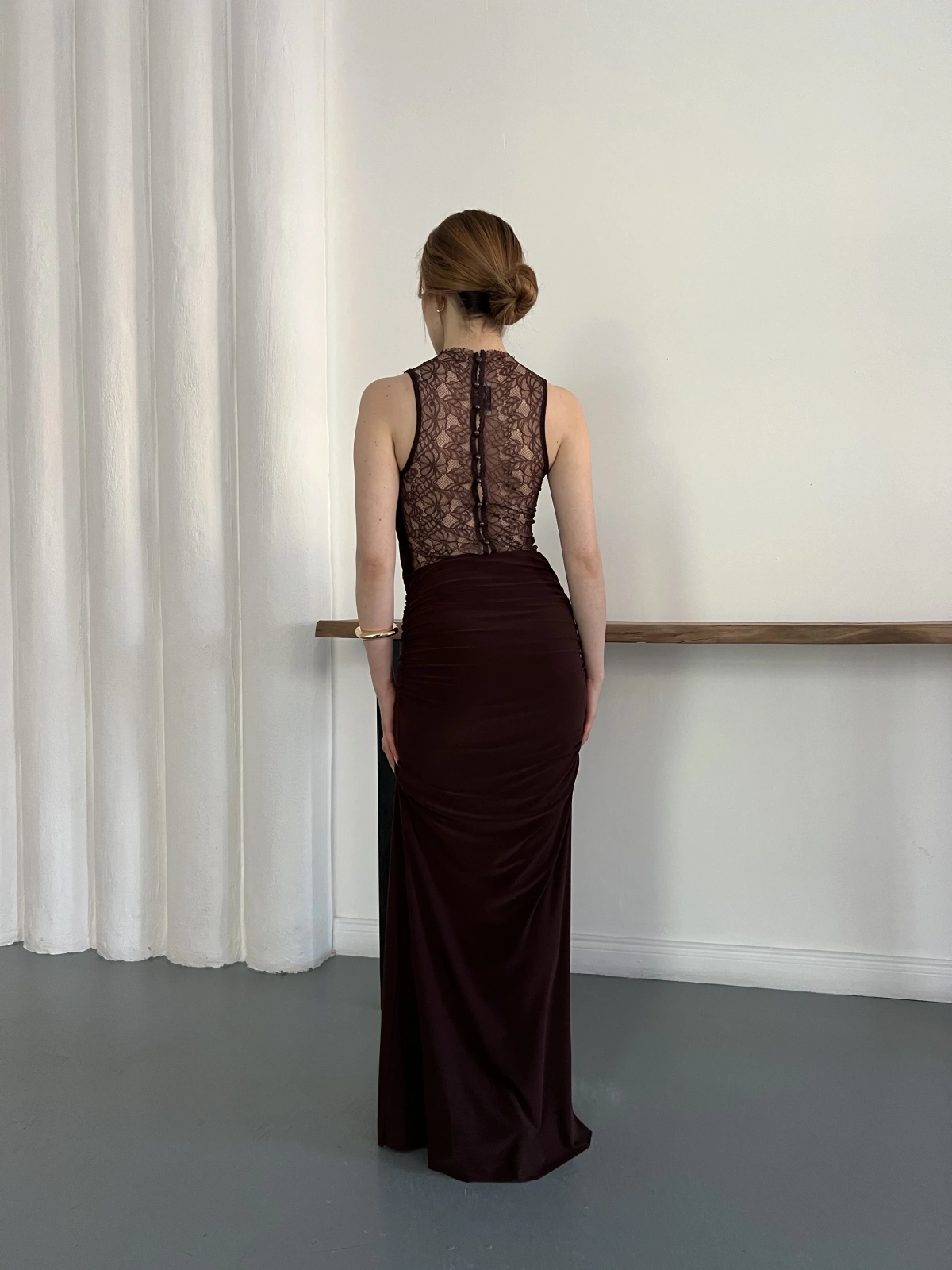 Dantel Detaylı Drapeli Couture Gece Elbisesi Kahve