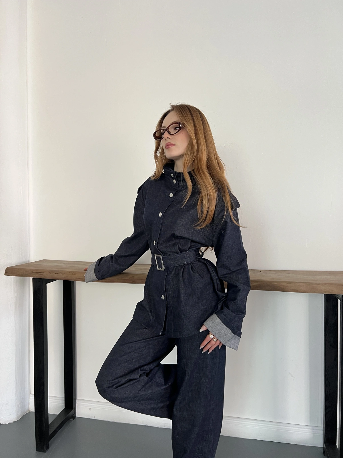 Kemerli Düğme Detaylı Yüksek Yaka Denim Takım Lacivert