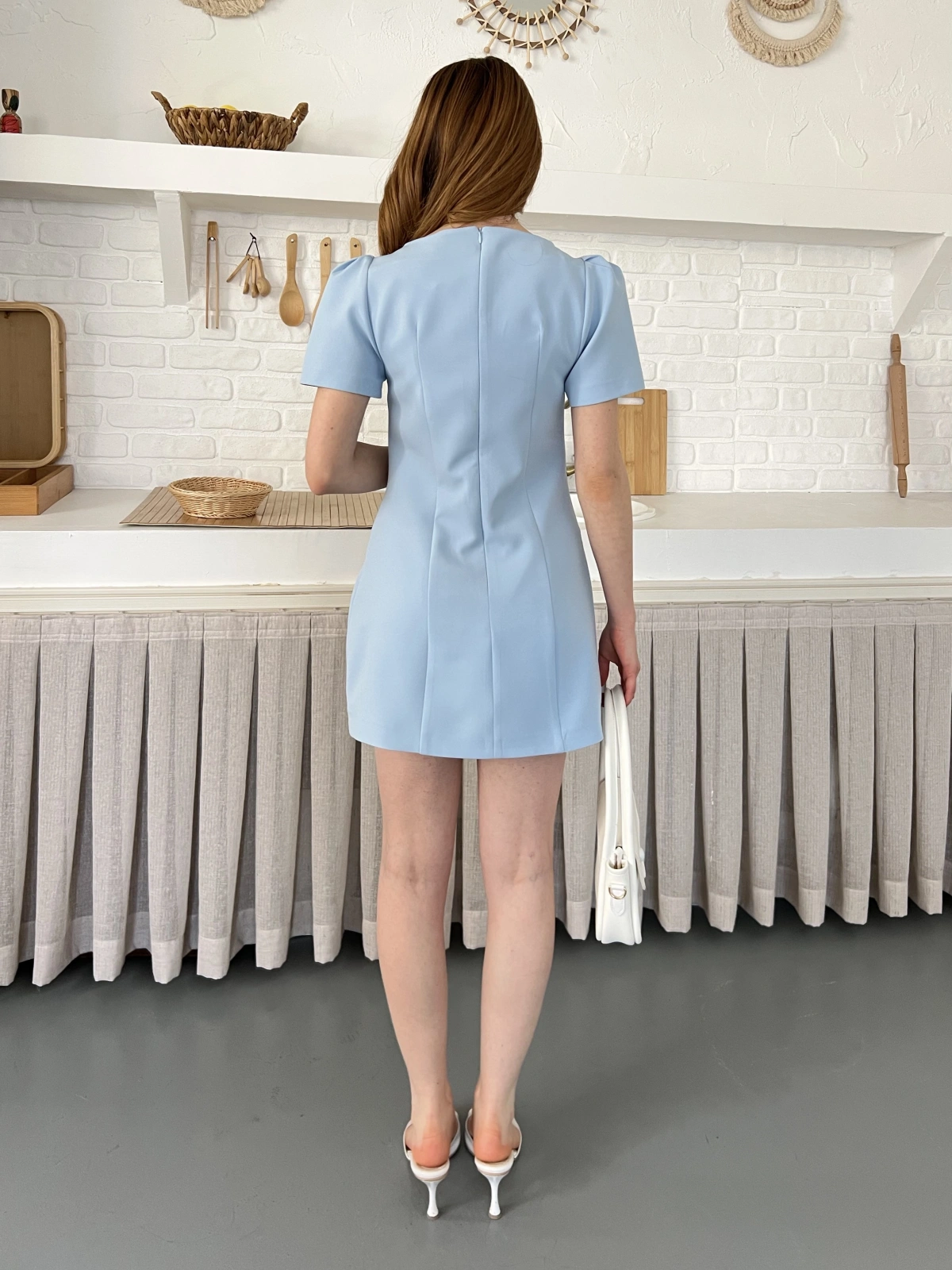 Minimal Çizgisi ve Modern Omuz Detaylı Mini Elbise Turkuaz