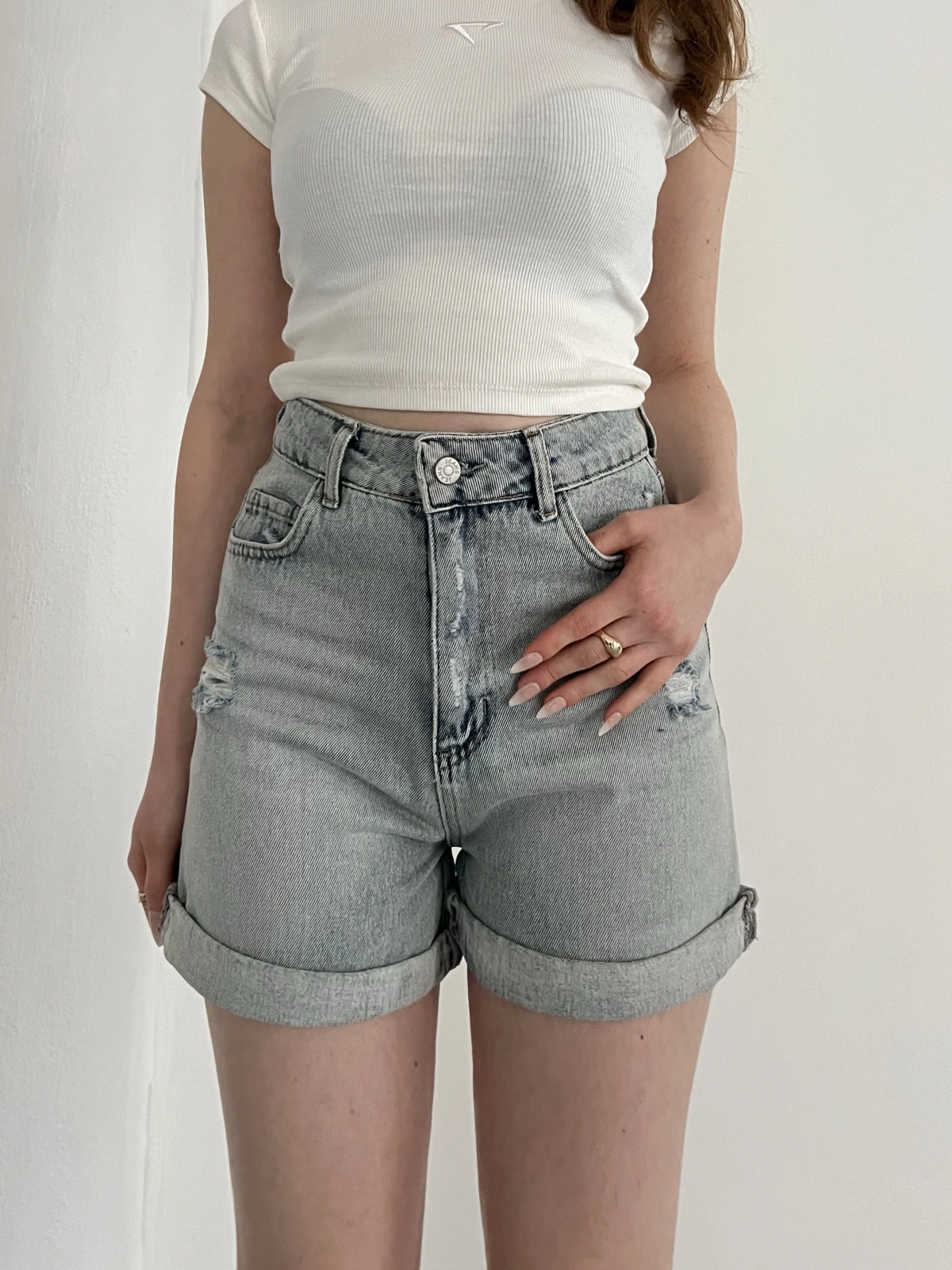 Yıkamalı Yırtık Desenli Denim Şort Mavi