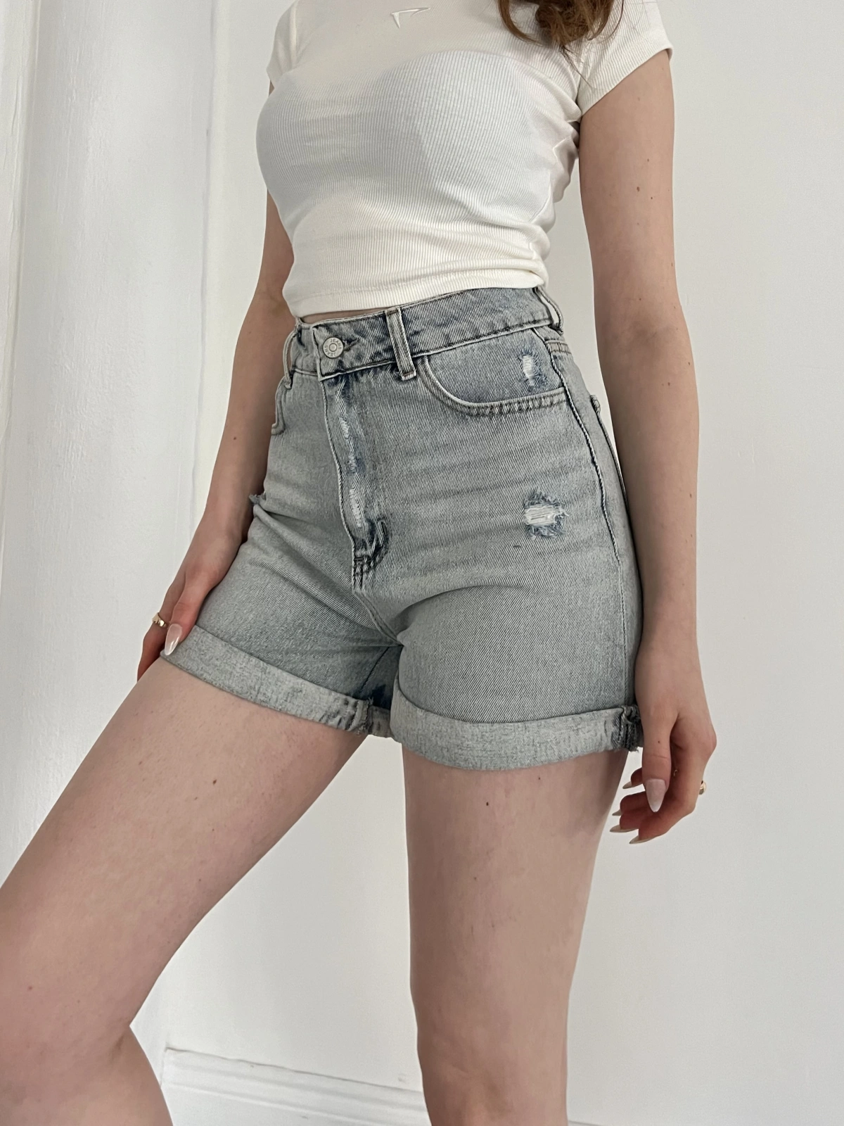Yıkamalı Yırtık Desenli Denim Şort Mavi