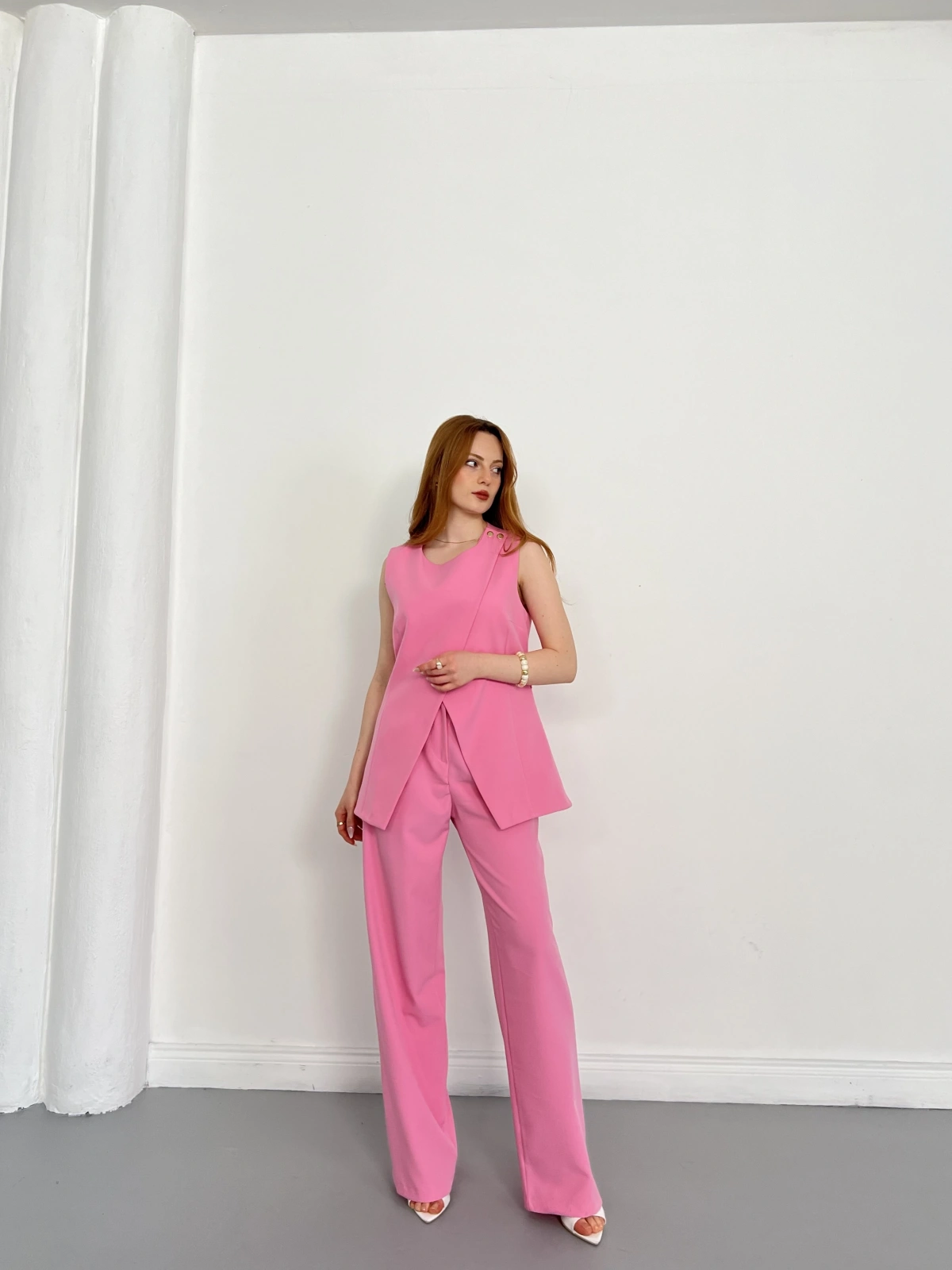Bel Kemerli Asimetrik Kesim Yelekli Takım Pembe