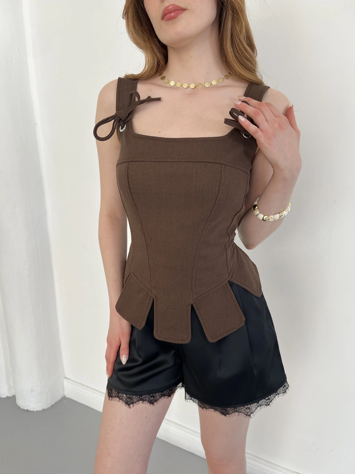 Askı Detaylı Korse Bluz Kahve