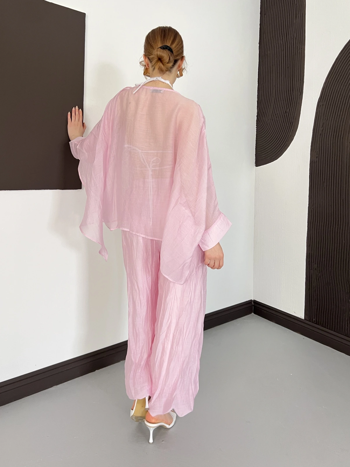Uçuşan Pelerin Bluz-Pantolon Takım Pembe