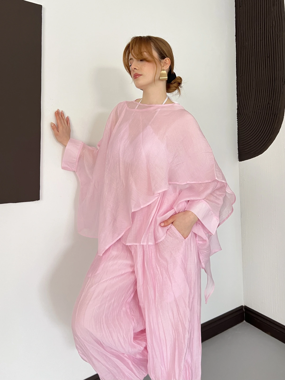 Uçuşan Pelerin Bluz-Pantolon Takım Pembe