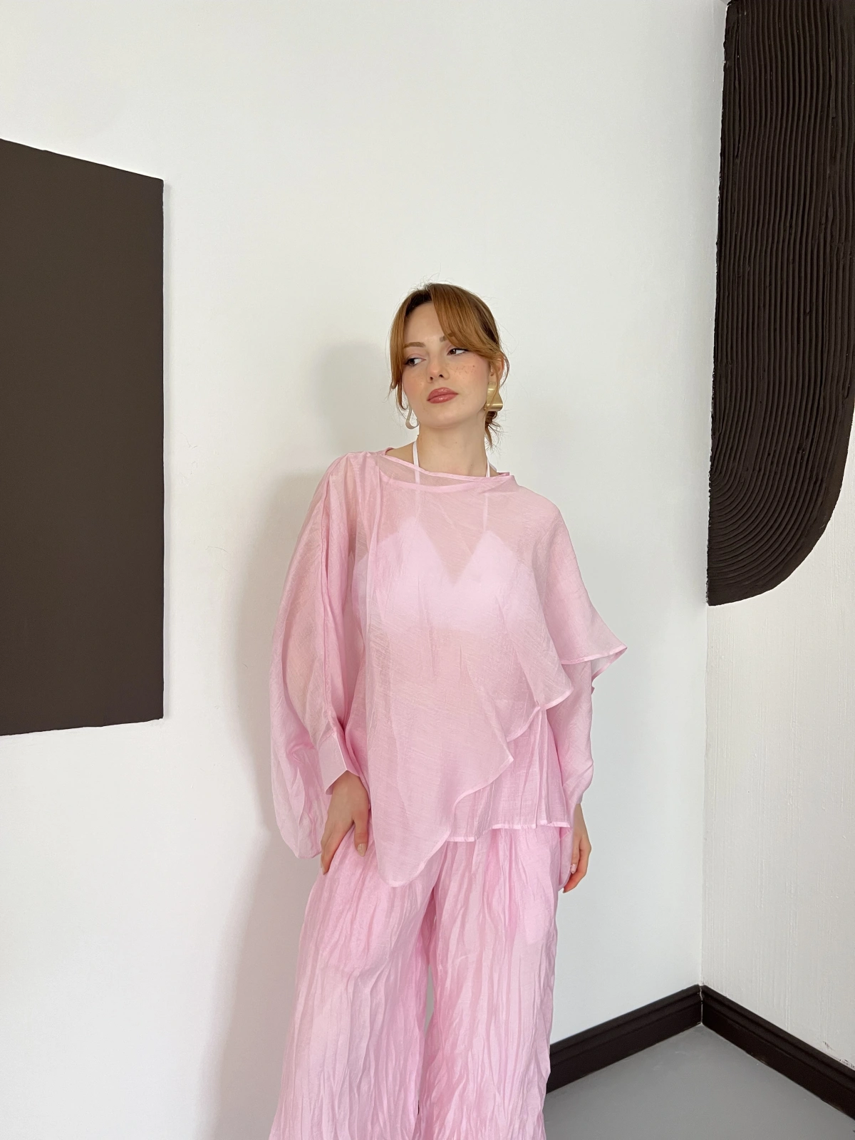 Uçuşan Pelerin Bluz-Pantolon Takım Pembe