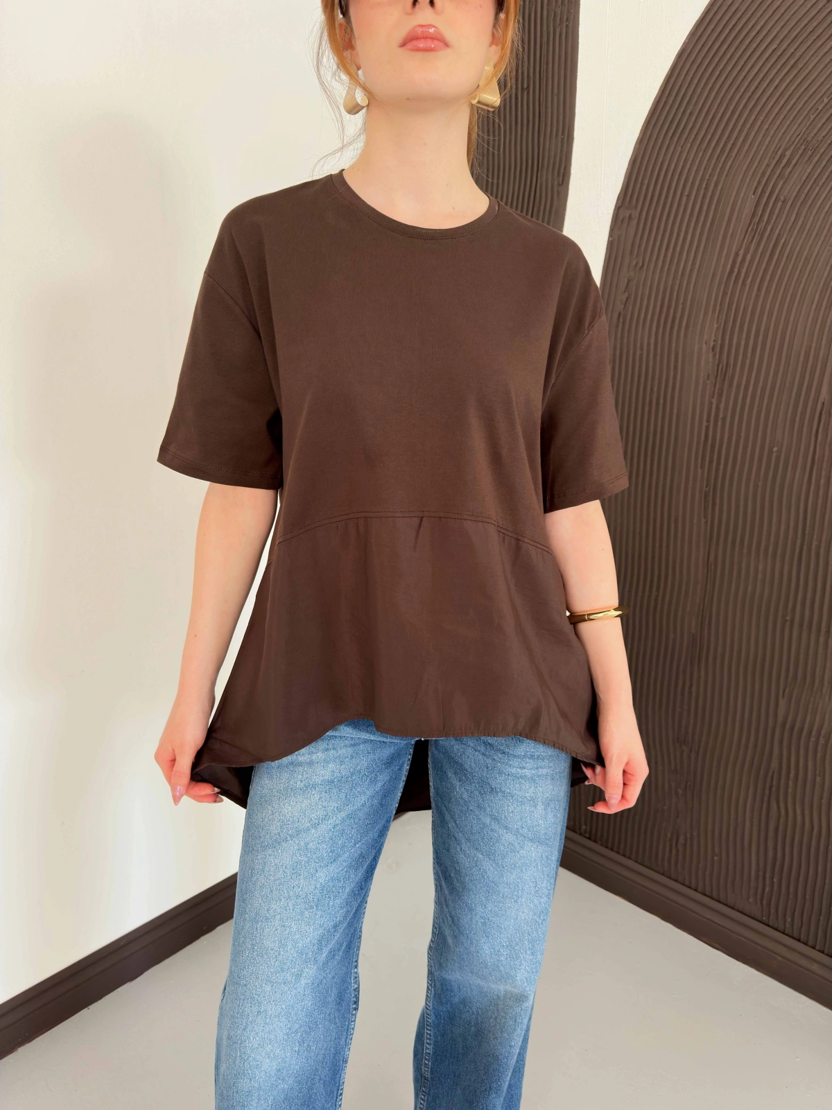 Modal Kumaş Garnili Asimetrik Oversize Tişört Kahve
