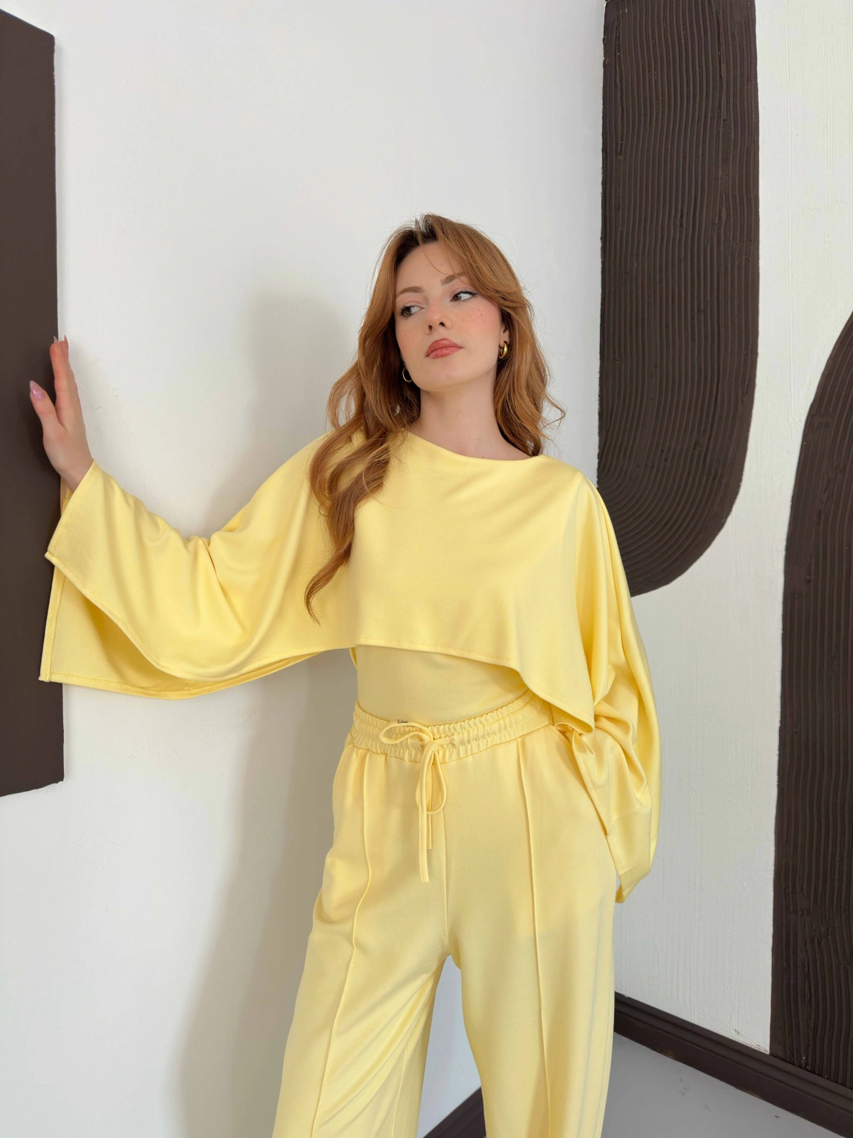 Pelerin Detaylı Bluz Bel Lastikli Pantolon Takım Sarı
