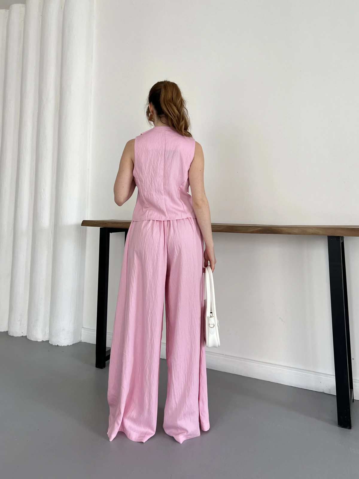 Yaka Detaylı Keten Kumaş Yelek-Pantolon Takım Pembe