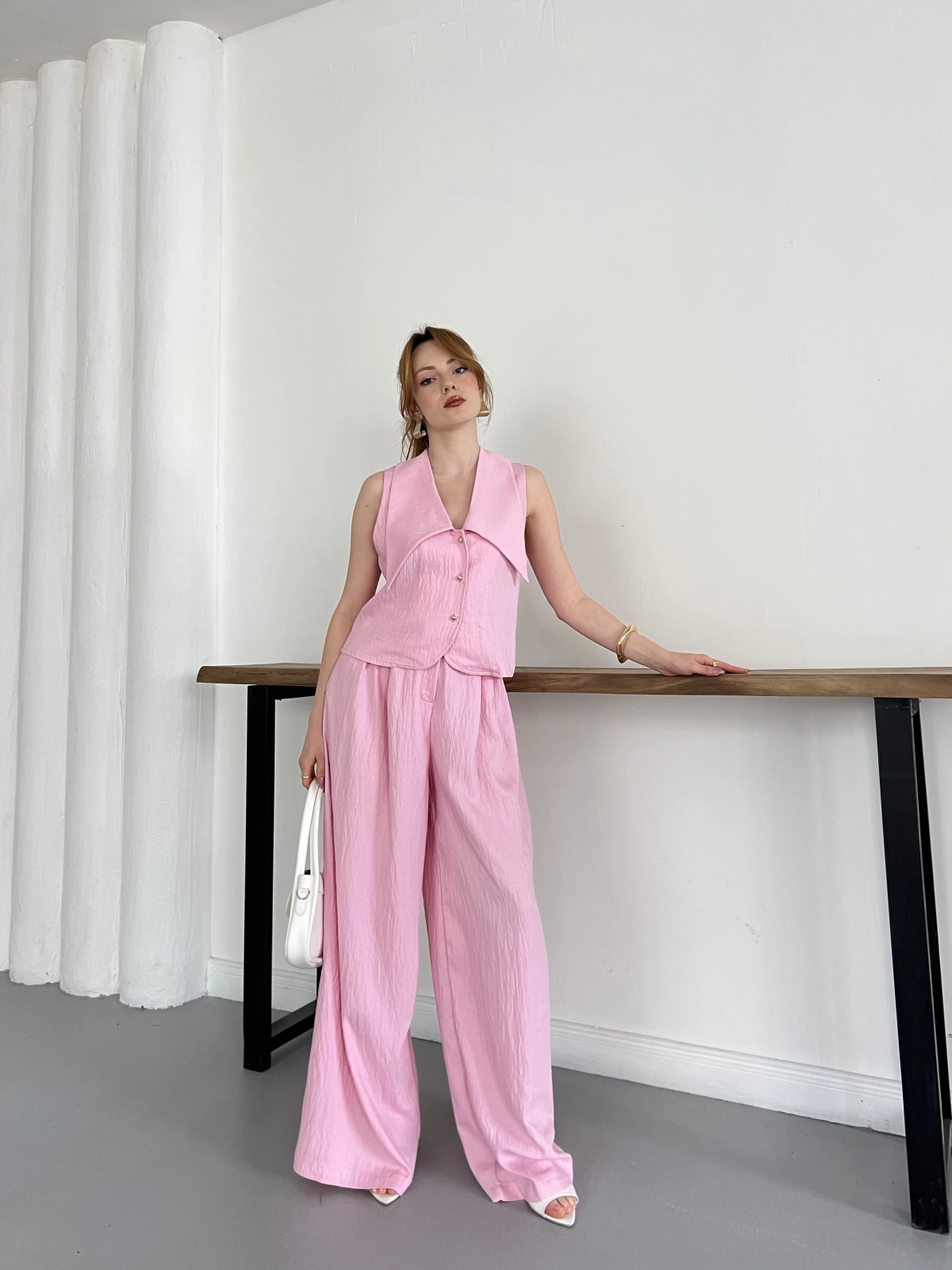 Yaka Detaylı Keten Kumaş Yelek-Pantolon Takım Pembe