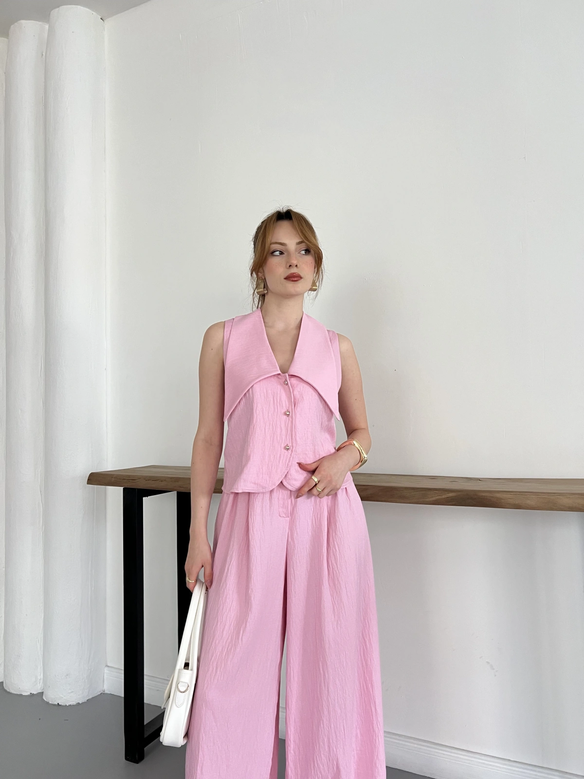 Yaka Detaylı Keten Kumaş Yelek-Pantolon Takım Pembe