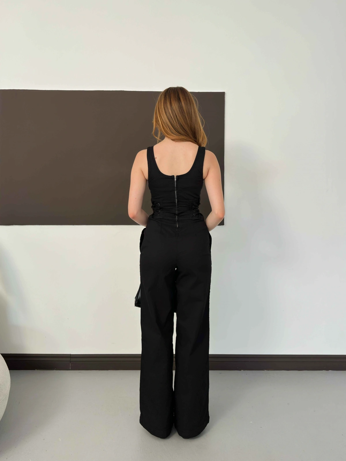 Askılı Çapraz Bağcık Detaylı Bel Pencereli Denim Tulum Siyah