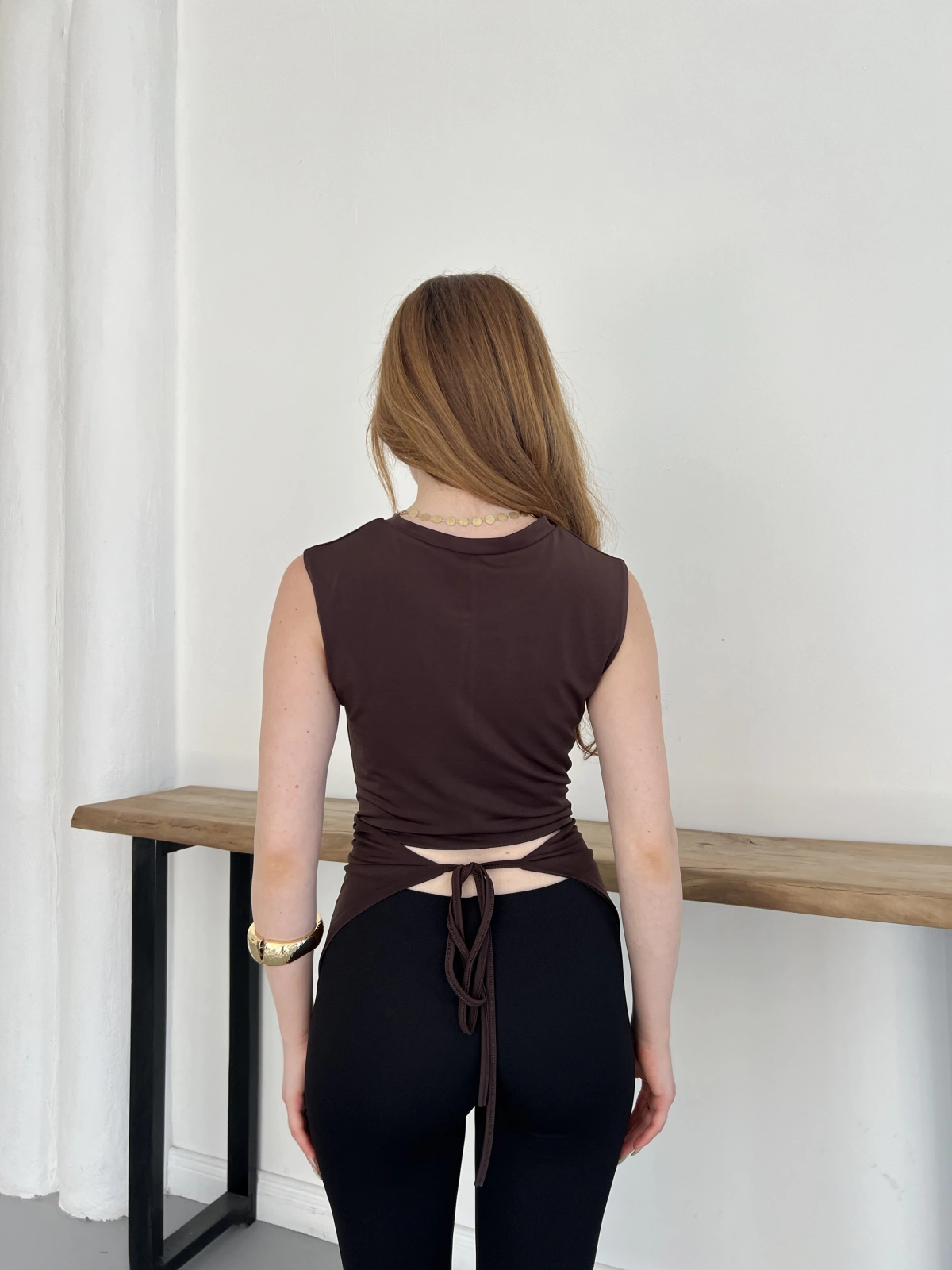 Bel Pencere Detaylı Bluz Kahve