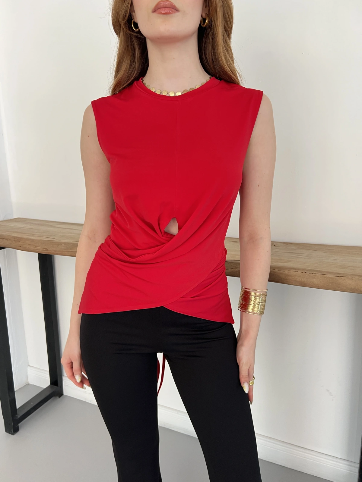 Bel Pencere Detaylı Bluz Kırmızı