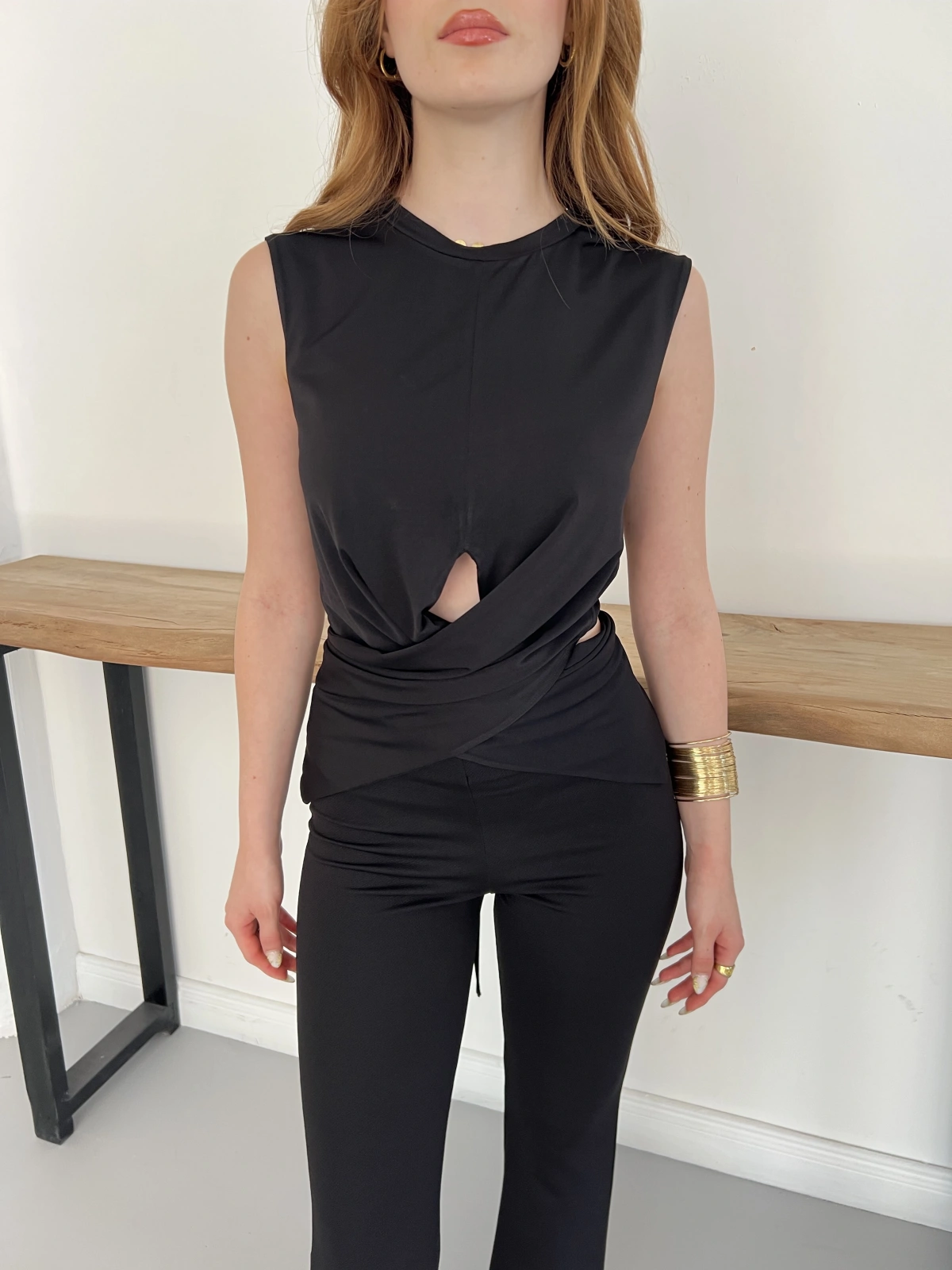 Bel Pencere Detaylı Bluz Siyah