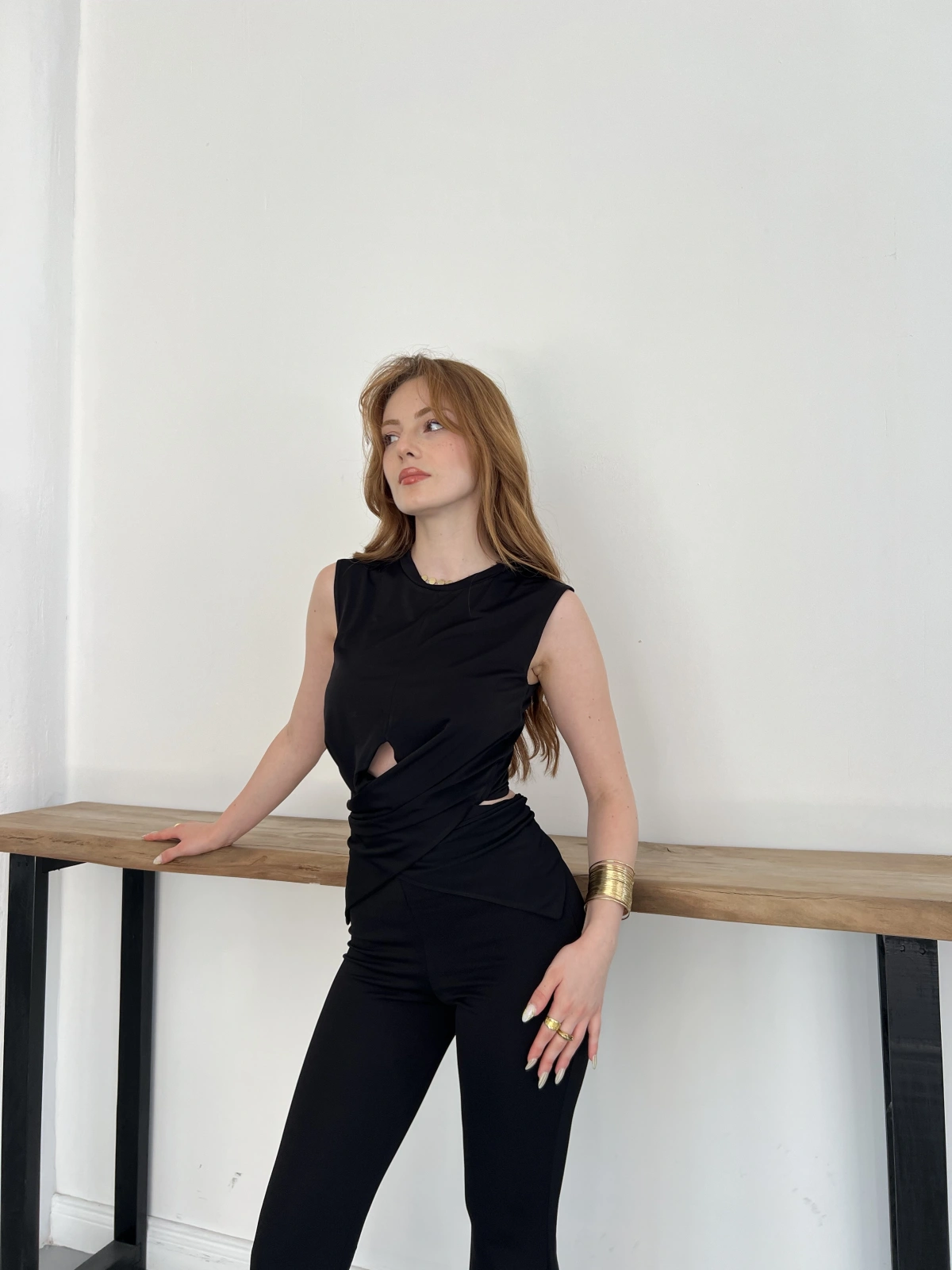 Bel Pencere Detaylı Bluz Siyah