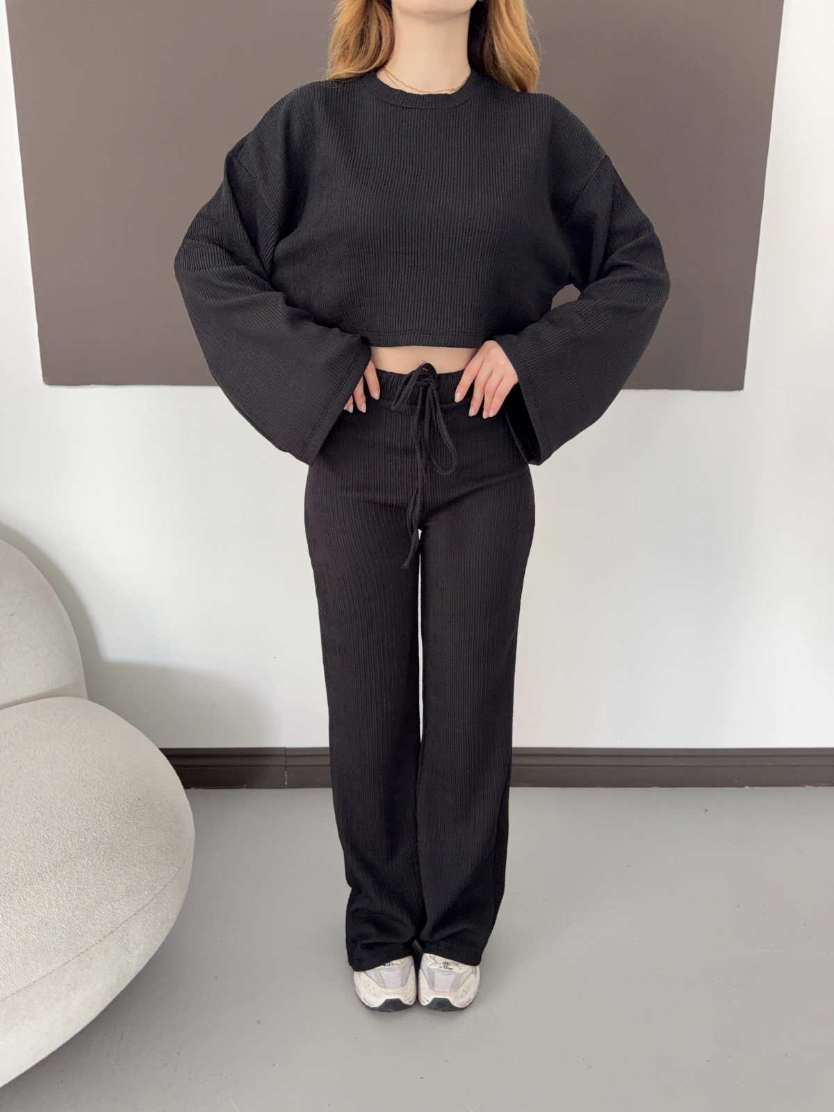 Bisiklet Yaka Piliseli Crop-Pantolon Takım Siyah