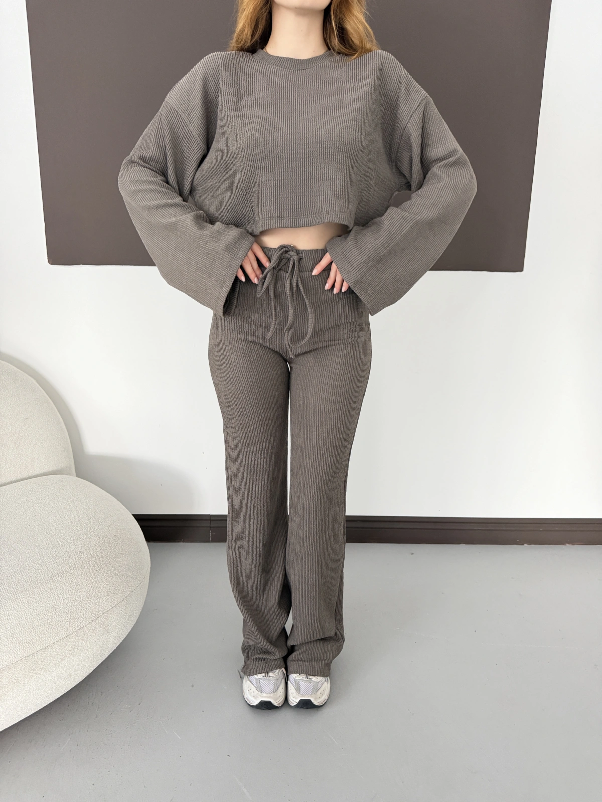 Bisiklet Yaka Piliseli Crop-Pantolon Takım Vizon