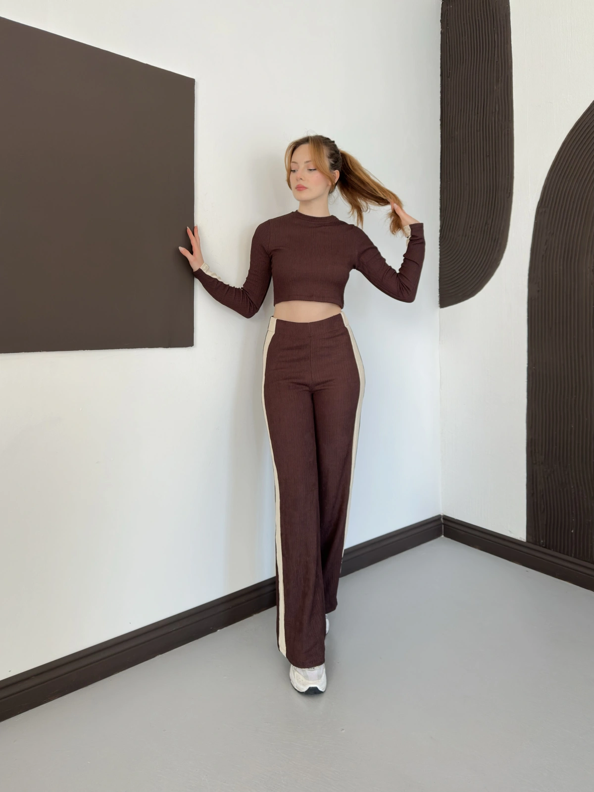 Garnili Yan Şerit Crop-Pantolon Takım Kahve