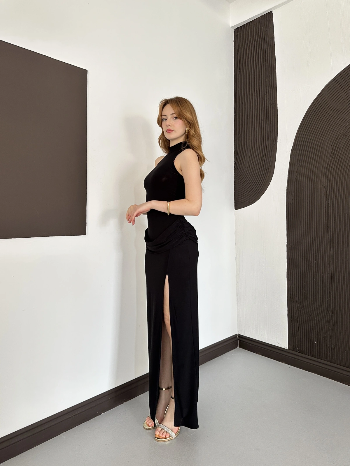 Halter Yaka Bel Detaylı Yırmaçlı Sandy Elbise Siyah