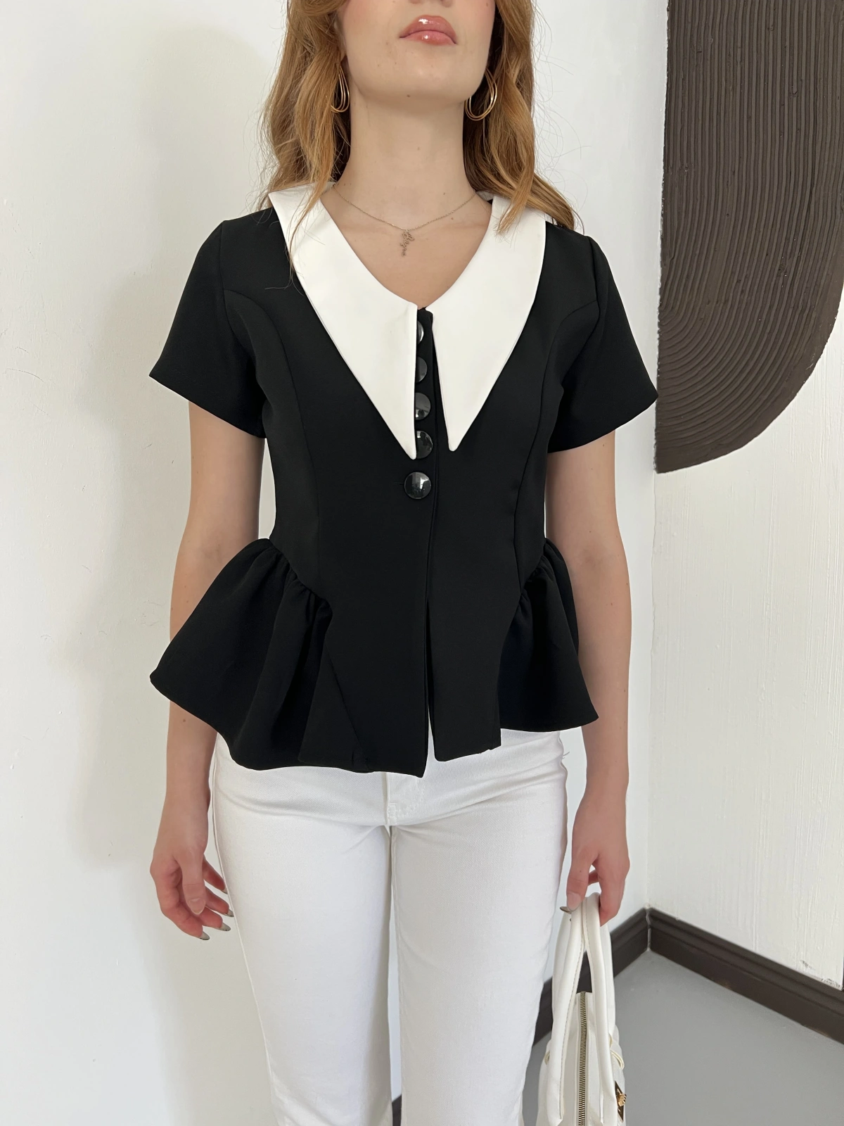 Kontrast Yaka Peplum Detaylı Bluz Siyah