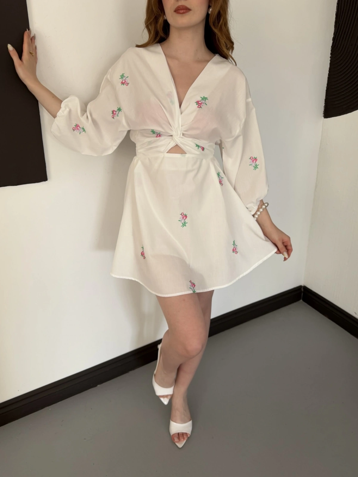Poplin Kumaş Çiçek Desen Mini Elbise Beyaz-pembe