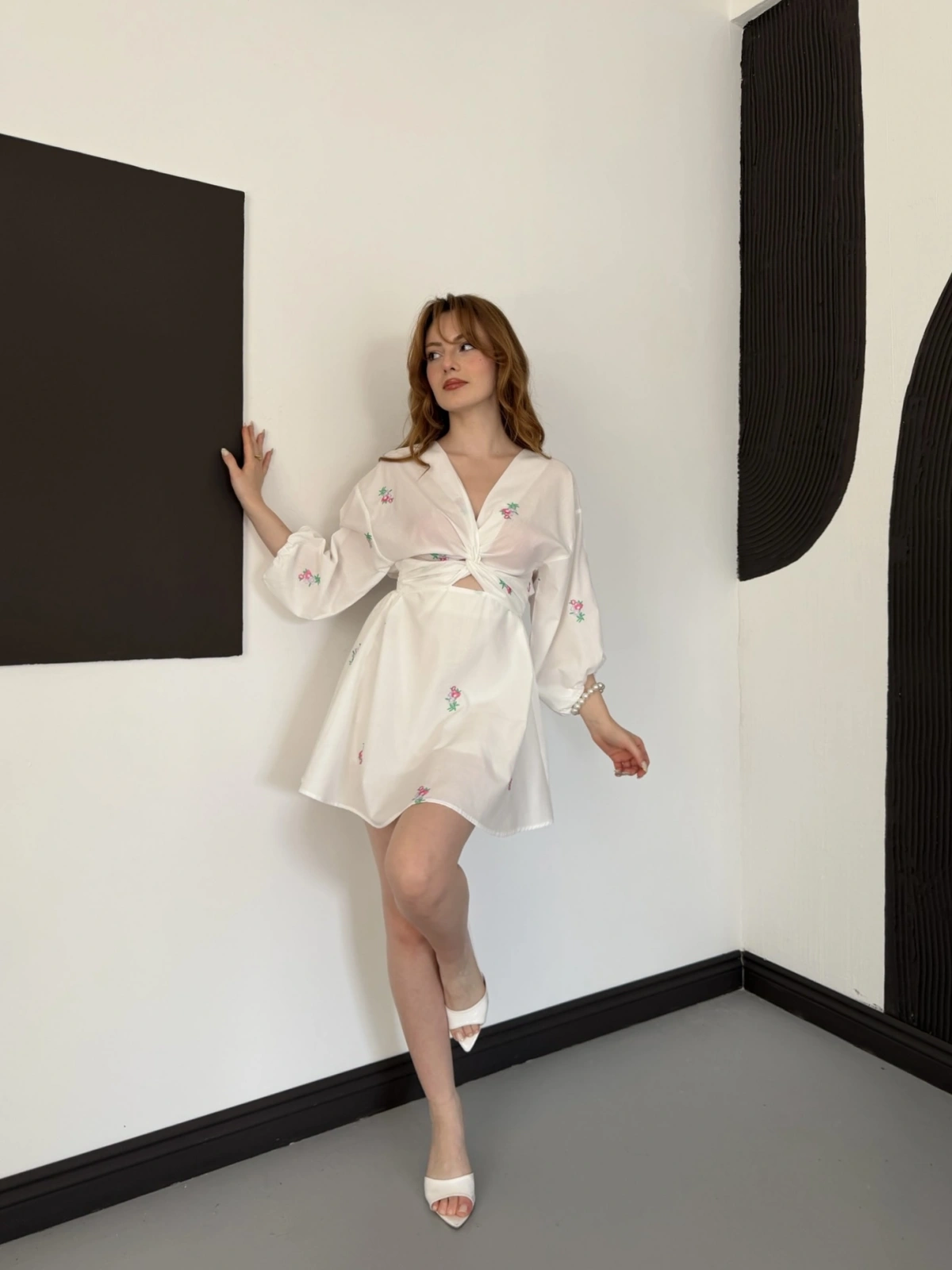 Poplin Kumaş Çiçek Desen Mini Elbise Beyaz-pembe