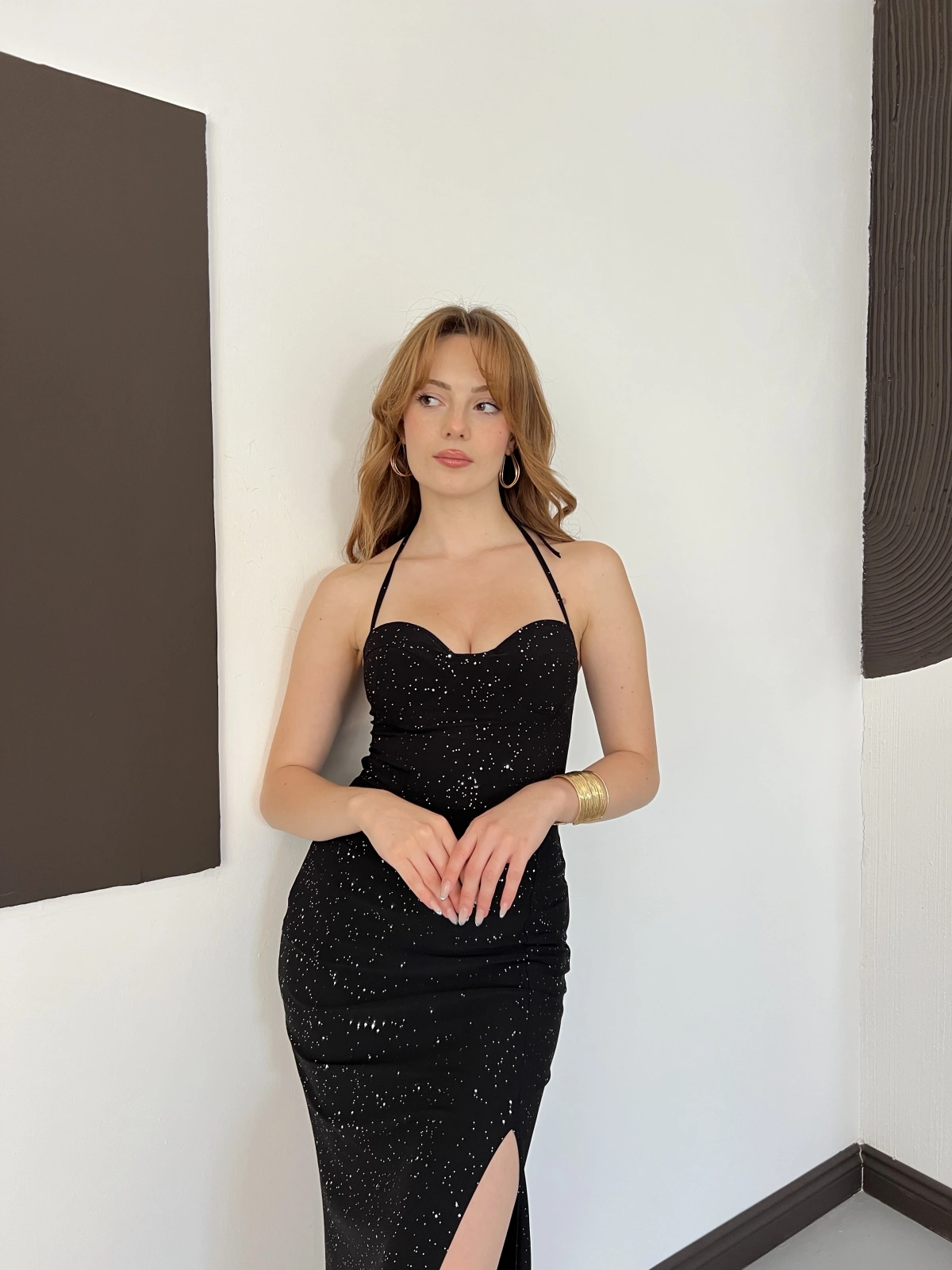 Sim Detaylı Askılı Yırmaçlı Gece Elbisesi Siyah