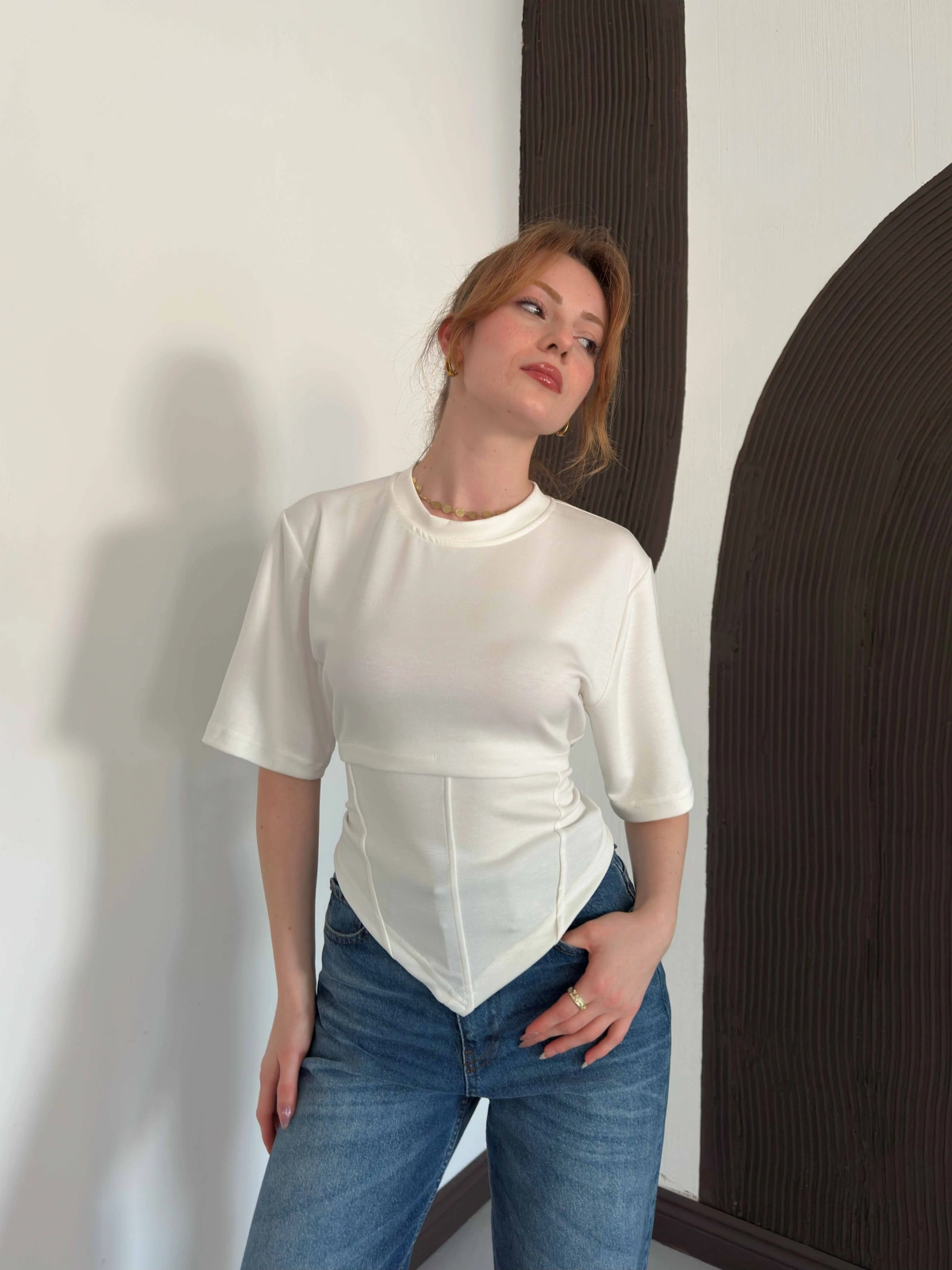 Sırt Pencere Detaylı Model Korseli Tişört Beyaz