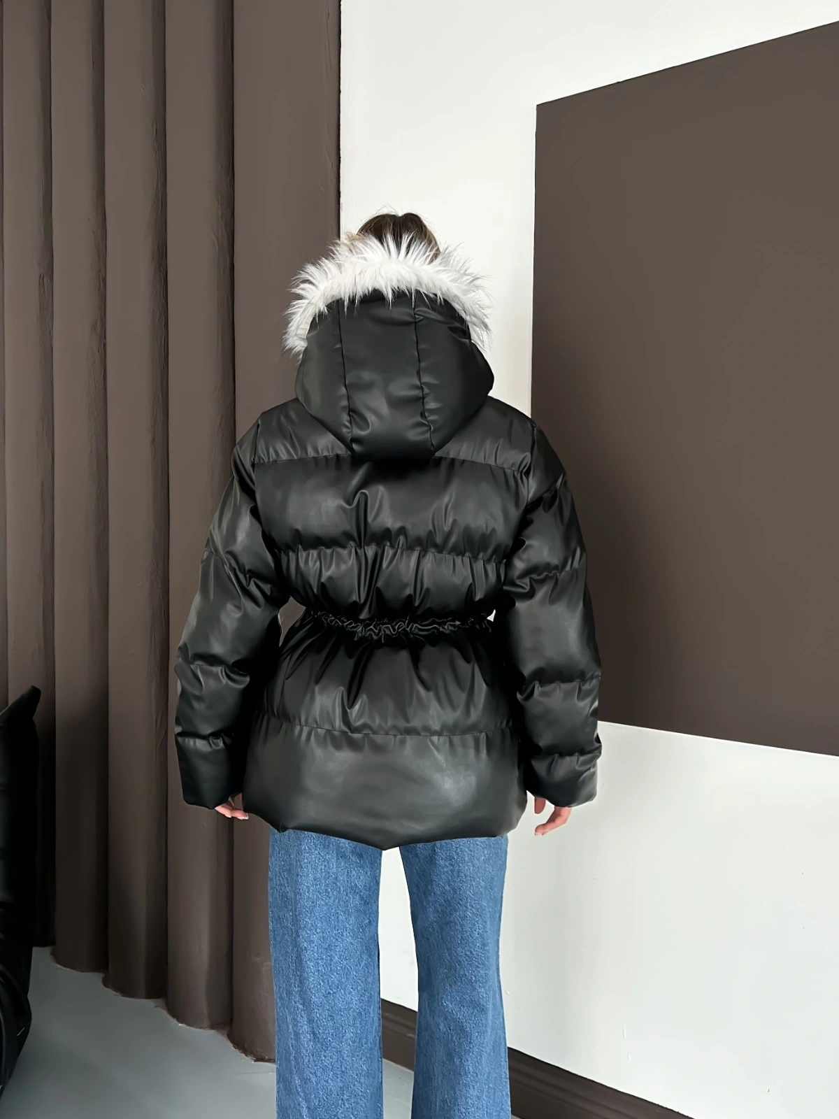 Yaka Peluş Kapüşonlu Şişme Mont Siyah