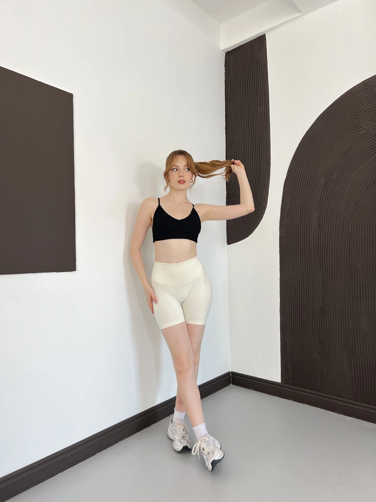 Yüksek Bel Dikişsiz Spor Şort Bej