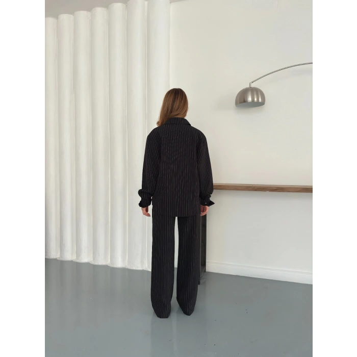 Çizgi Detaylı Gömlekli Takım Siyah