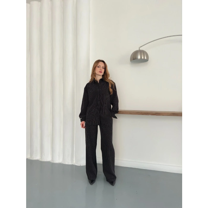 Çizgi Detaylı Gömlekli Takım Siyah