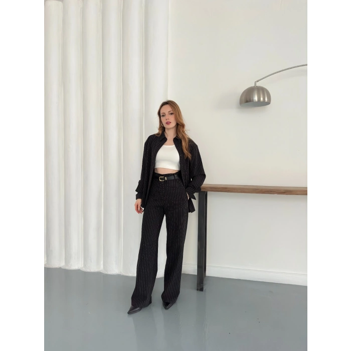 Çizgi Detaylı Gömlekli Takım Siyah