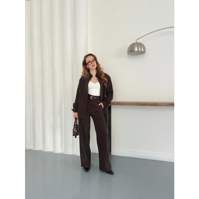 Çizgi Detaylı Gömlekli Takım Kahve