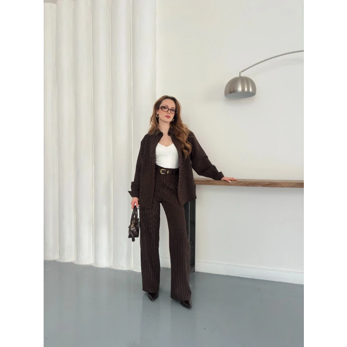 Çizgi Detaylı Gömlekli Takım Kahve