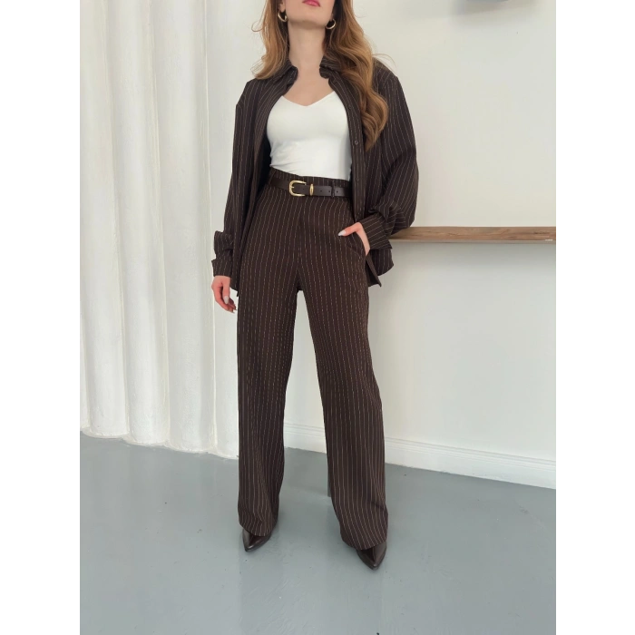 Çizgi Detaylı Gömlekli Takım Kahve