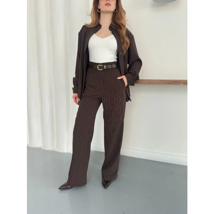 Çizgi Detaylı Gömlekli Takım Kahve