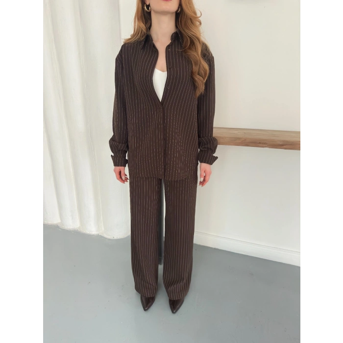Çizgi Detaylı Gömlekli Takım Kahve