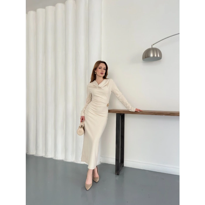 Aksesuar Detaylı Uzun Kol Elbise Ekru