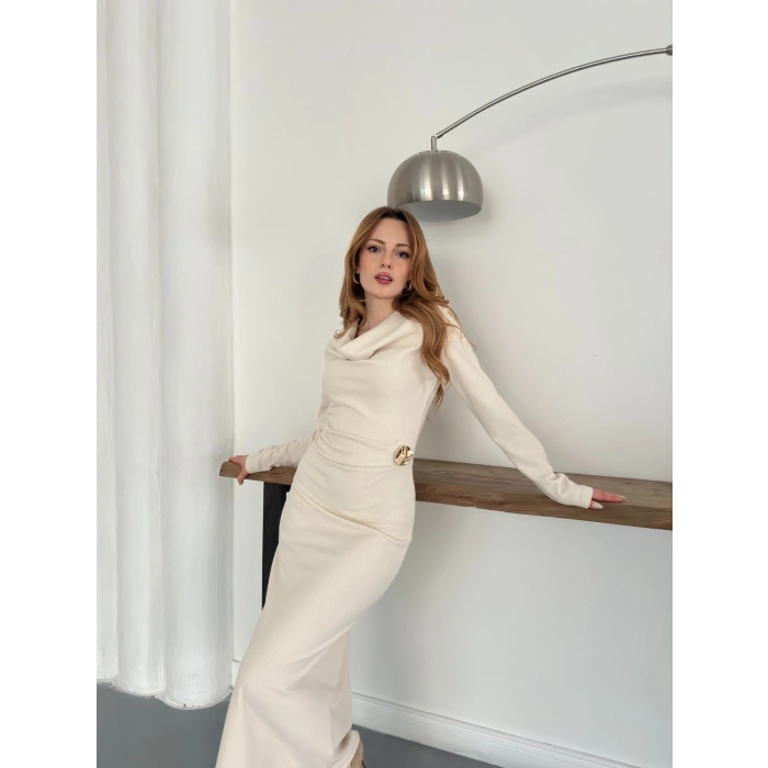 Aksesuar Detaylı Uzun Kol Elbise Ekru