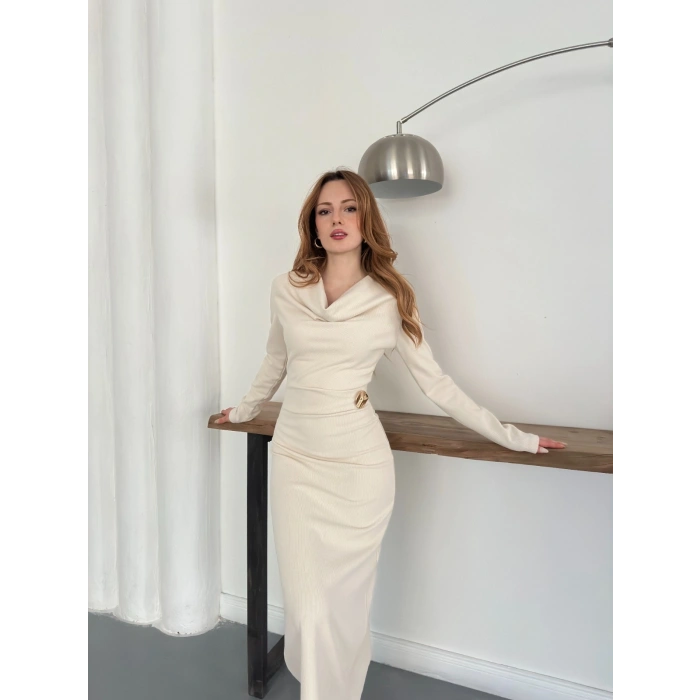 Aksesuar Detaylı Uzun Kol Elbise Ekru