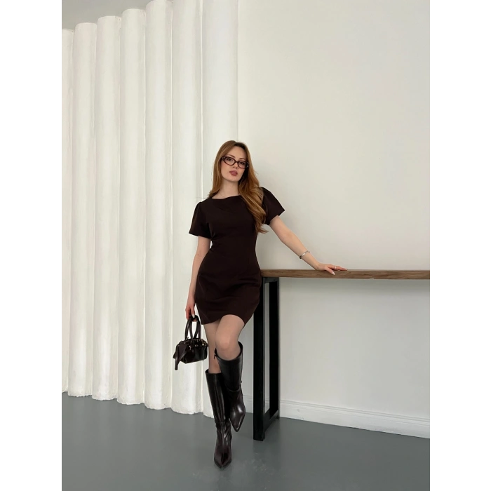 Cep Detaylı Arkası Fermuarlı Mini Elbise Kahve