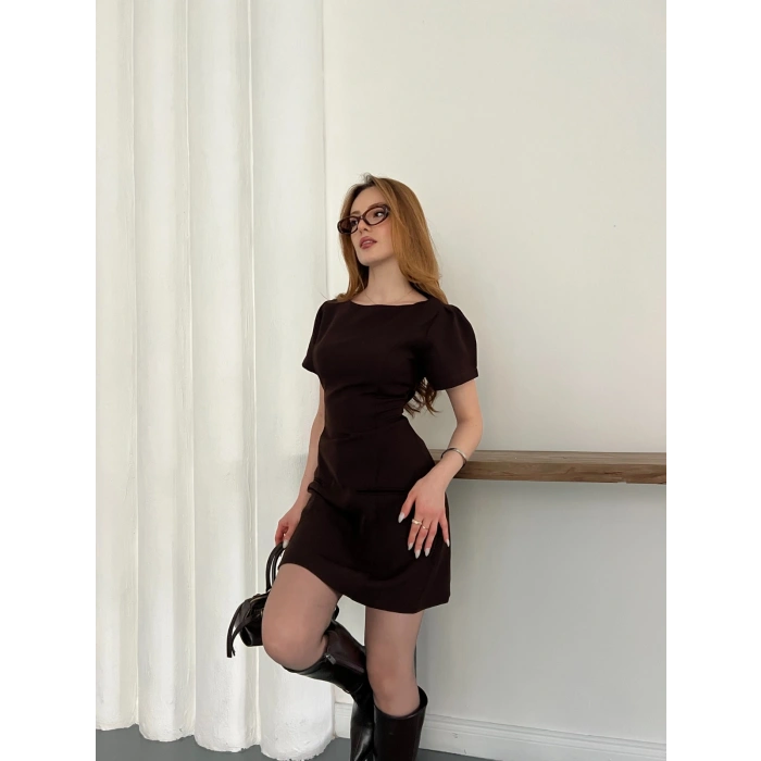 Cep Detaylı Arkası Fermuarlı Mini Elbise Kahve